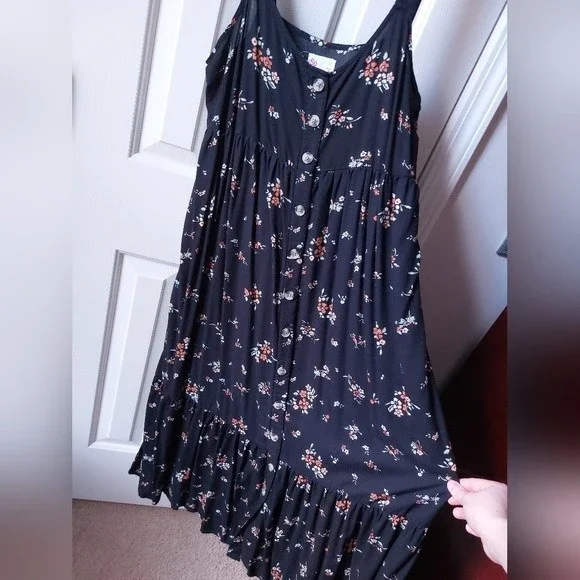 SO - Black Floral Button-Down Wide Strap Jumper Maxi Dress - Picture 2 of 9